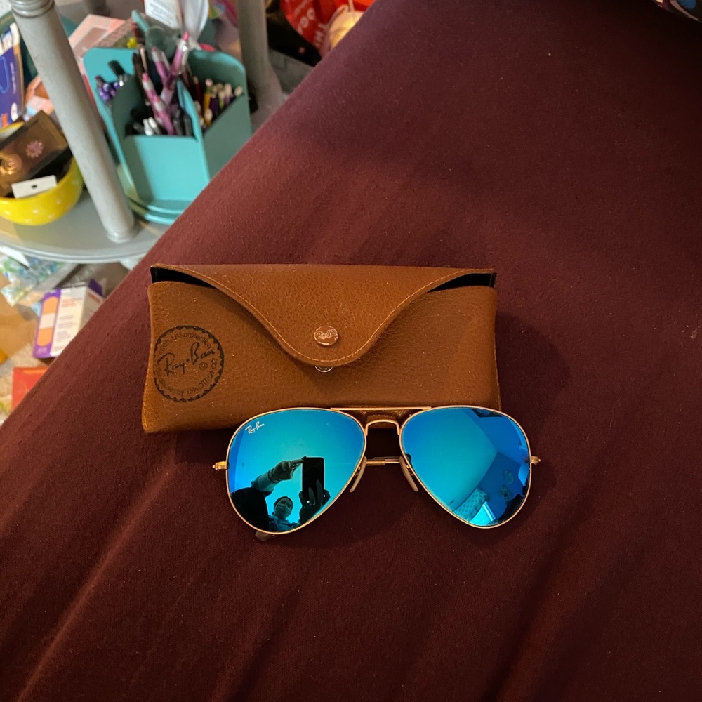 Blue mirror aviators Raybans
